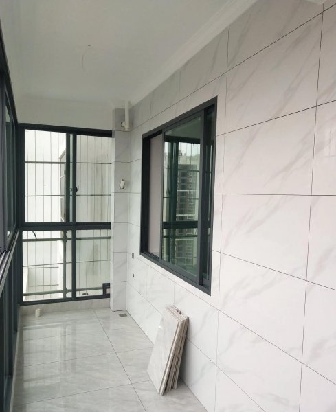 阳台墙上瓷砖贴空了怎么办(阳台墙砖空了一定会掉下来么) 阳台墙上瓷砖贴空了怎么办(阳台墙砖空了一定会掉下来么)